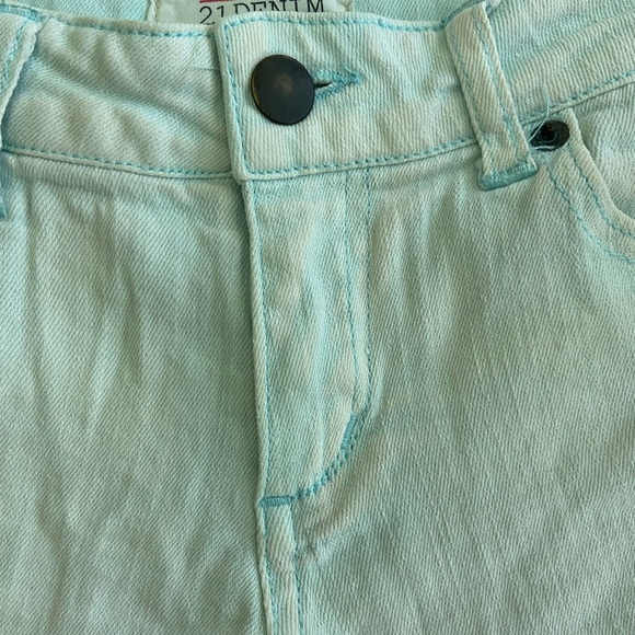 Forever 21 Teal Lightwash Denim Shorts - Picture 2 of 4